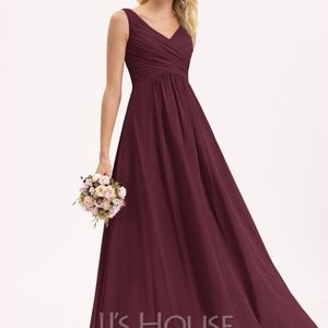 JJ's House Bridesmaid Dress, size 10, Cabernet